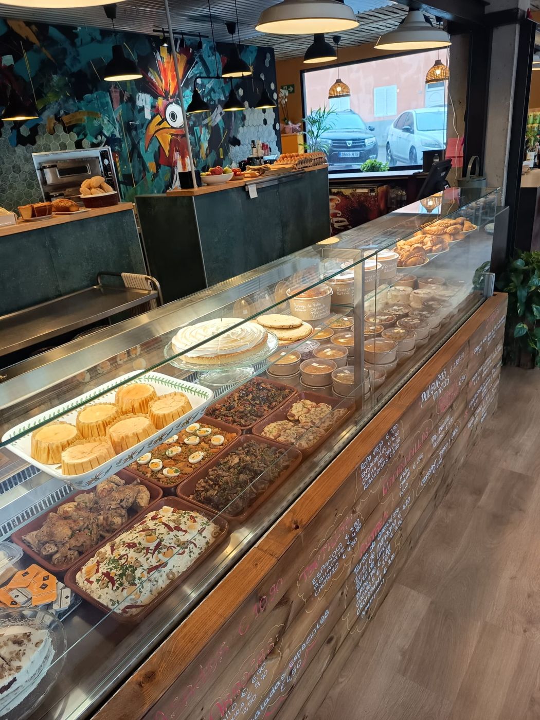 Vista completa de la vitrina del local